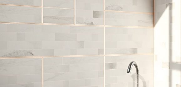 Czy najpierw fugować czy montować armaturę w łazience – jak ułożyć kolejność prac, by uniknąć uszkodzeń i zapewnić szczelność